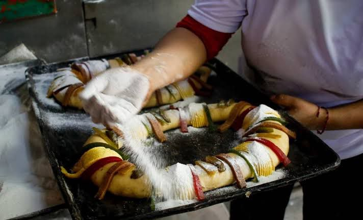 Tradición y trabajo artesanal, los mejores ingredientes para preparar Rosca de Reyes